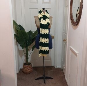 Chunky Knit Green and Cream Scarf